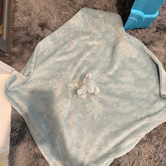 Baby blankets; Noomie w/ French bulldogs, blue w/ elephants, white w/ lion. - Picture 6 of 7